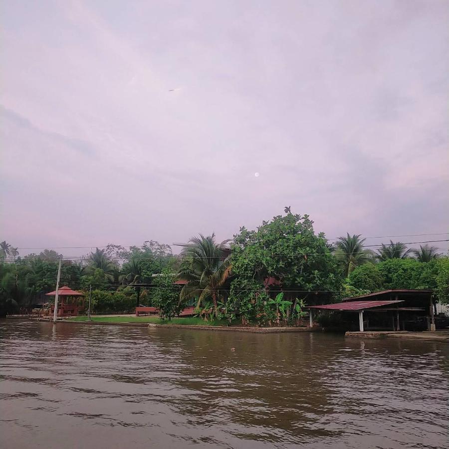 Resort Baan Mai Chai Khlong Amphawa Exterior foto