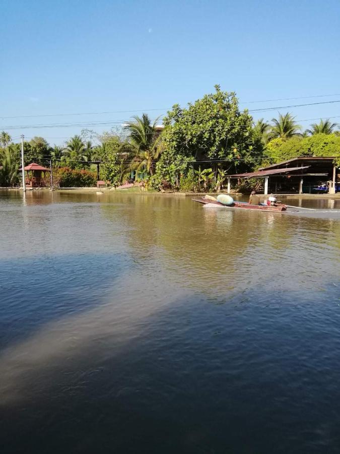 Resort Baan Mai Chai Khlong Amphawa Exterior foto